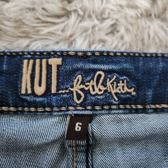 Kut from the Kloth Catherine Boyfriend Shorts Medium Wash Denim Women's Size 6 - Picture 4 of 11